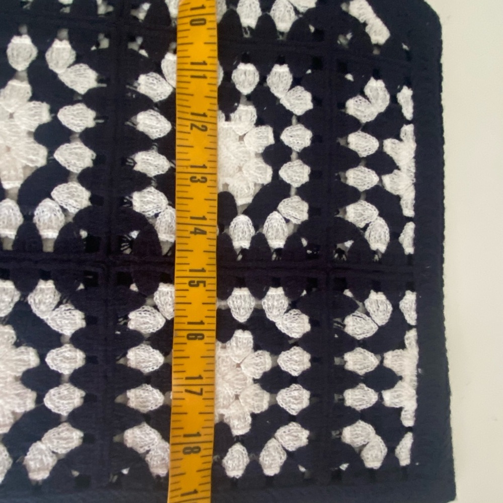 Ann Taylor Weekend Size XXSP Navy Blue and White Crochet Sleeveless Top - Picture 6 of 7